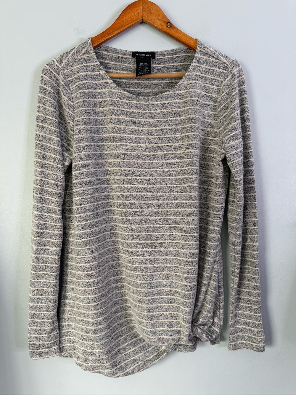Max & Mia Long Sleeve Side Twist Top size XS